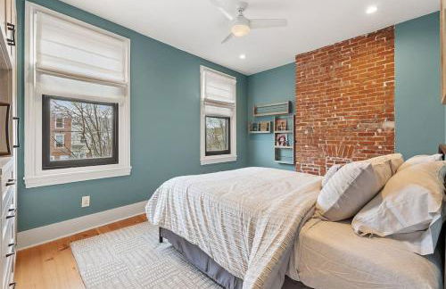 Designer 3 BR Townhome with Beautiful Backyard - Foto 27