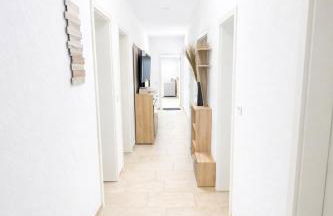 LETA Homes - Zentrale, moderne Wohlfühlwohnung mit flexiblem, kontaktlosem Zugang & eigenen Parkplätzen - Foto 7