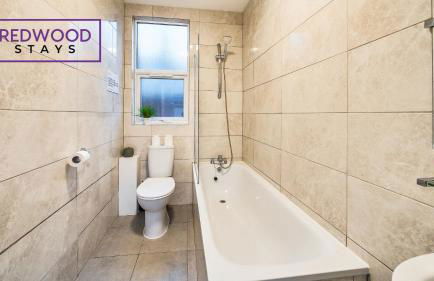 Everest Lodge Serviced Apartments for Contractors & Families, Free WiFi & Netflix By Redwood Stays - Foto 142