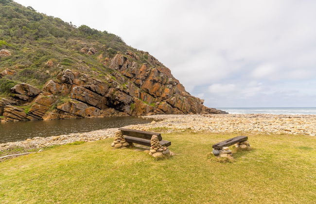 Ballots Bay Treehouse by HostAgents - Photo 34