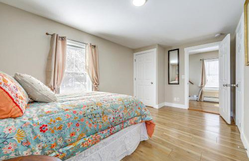 half Mi to Dtwn and Harbor Park Home with Large Yard! - Foto 12