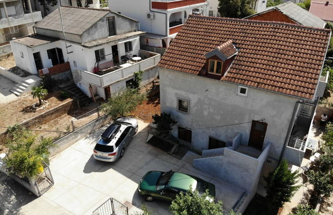 Jenny - 300m to the Beach - A1 - Photo 18