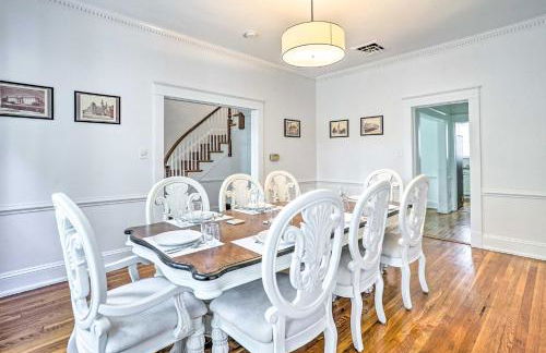 Majestic Richmond Apt with Tranquil Koi Pond! - Foto 8