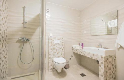 1 Bedroom Beautiful Apartment In Rogotin - Foto 11