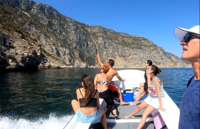 Balade en bateau privée à Arrábida - Photo 1