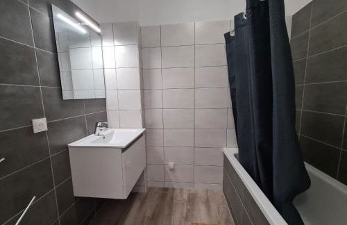 Maison tranquille avec jardin, proche Châteauroux, 4 ch., 3 sdb, terrasse, barbecue, parking - FR-1-591-358 - Photo 36