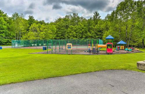 Romantic Pocono house - stream, lake, beach, pool, firepit - Foto 27