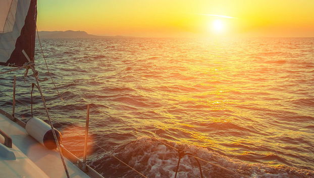 Balade en voilier au coucher du soleil à Carboneras