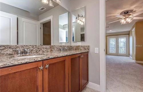 4BR Private Dock, Warm Spring Canal, Kayaks, Canoe - Photo 32