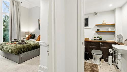 Luxe Victorian Spacious Home Sefton Park with Parking - Foto 2, towels