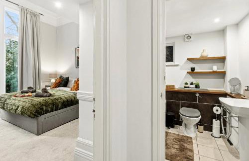 Luxe Victorian Spacious Home Sefton Park with Parking - Foto 2