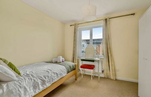 Spacious 4 Bedroom Warrington House with Free Parking Perfect for Contractors, Families and Business Guests - Foto 15