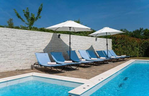 Awesome Home In Brtonigla With Sauna - Photo 12