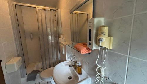 Altes Bierhaus Hotel Zimmervermietung - Foto 4, towels, Shower