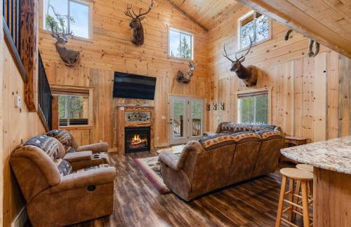 Rustic Retreat, Sleeps 20, Epic Game Room, Hot Tub, 20min to Yellowstone - Foto 21