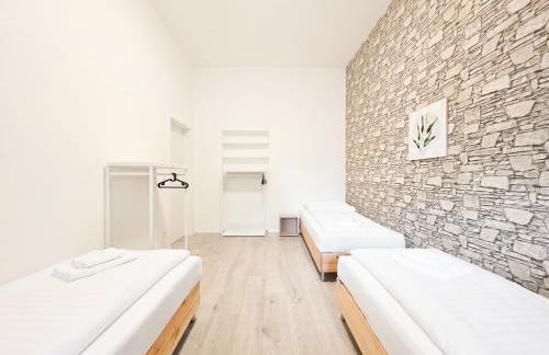 Tolstov Apartments - 3 Room Apartment - Kitchen - Dining Room - Terrace - 25 min to Messe DUS - Foto 14