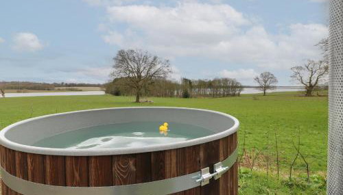 The Lazy Squire by The Water - Foto 2