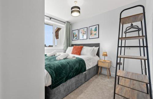 Modern 3-Bed Home, Super King Beds, Drive Parking - Foto 16