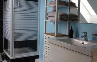 Privatzimmer mit eigenem Bad und Küche - Photo 5