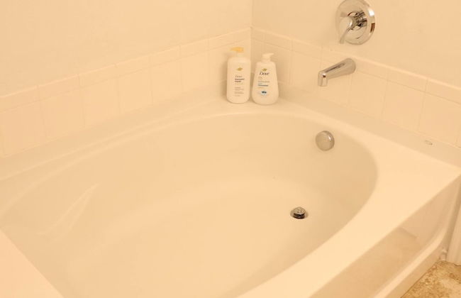 Elegant 3BR Single Level Home Extended Stays - Foto 26