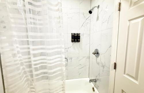 Urban Oasis I Stylish Getaway to NYC with Parking - Foto 29