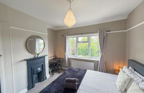 Spacious 3BDR House in New Malden with FREE Parking and Garden near Kingston upon Thames, Wimbledon & Raynes Park by NourNest Apartments - Foto 5