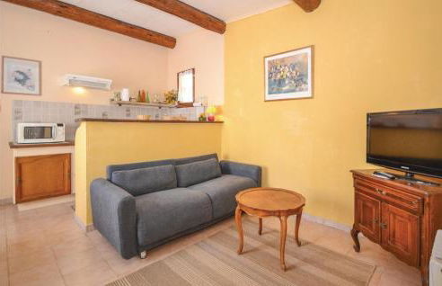 Awesome Home In Crillon Le Brave - Foto 6