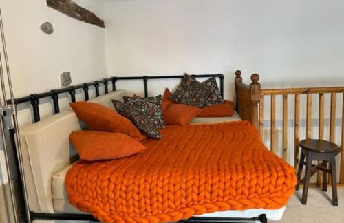 Beautiful listed 3 bedroom cottage with wood burner - Foto 14