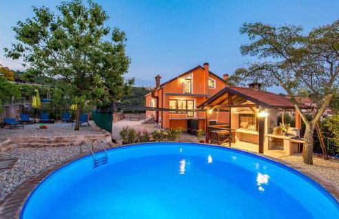 5 Bedroom Amazing Apartment In Viskovo - Photo 7