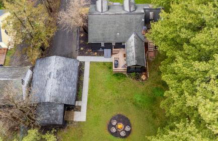 Charcoal Chalet by Avantstay A+ Design w/ Firepit - Foto 67