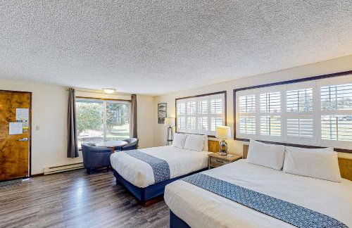 The Lamplighter Inn - Crab Shack and Whale Watching - Photo 1