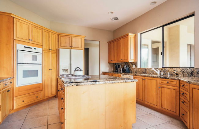 Firefly by Avantstay Spacious Backyard w/ Pool& Hot Tub! - Foto 7