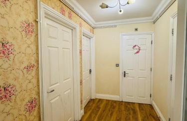 Charming 2 Bedroom Flat with Urban Views - Foto 17
