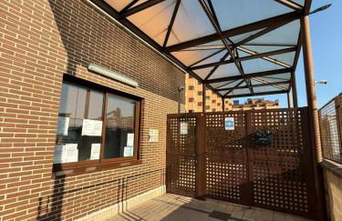 Enjoy the sun and pool in this fabulous apartment - Foto 44