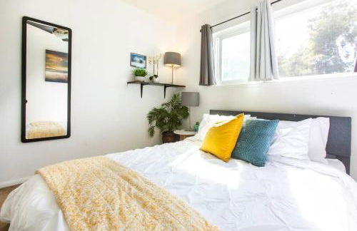 Cali Condo+BBQ+MemoryFoamBeds+12min to Beach - Foto 42