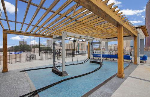 Luxury King Bed Suite - Pool - Gym - Parking - Foto 32