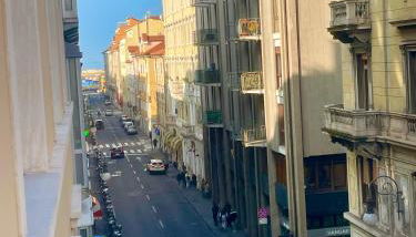 Residence Neverin City Center with Garage near Piazza Unità & Train Station - Foto 3