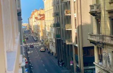 Residence Neverin City Center with Garage near Piazza Unità & Train Station - Foto 3