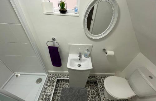 Ryland House Sleeps 8 M6 Access & Garden - Foto 27