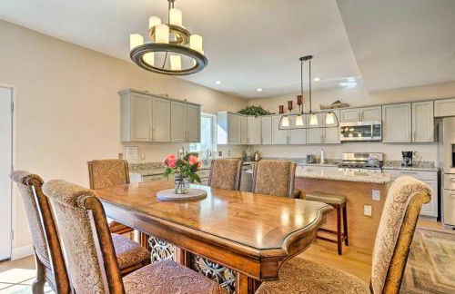 Huge Cozy Home with Many Bedrooms in Ivywild - Foto 4