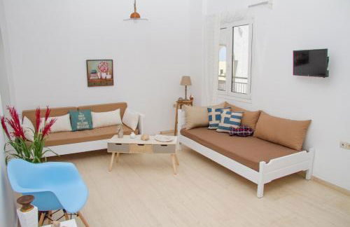 white house by the sea - Photo 29