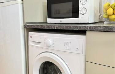 Your Poolside Paradise by the Sea - Foto 41