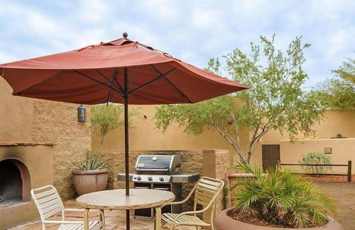 Beautiful Studio Apt in a great resort setting with fountains, courtyards, and pool with bar - Foto 58