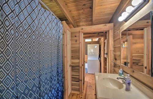 The Lake Place Cabin with Golf Cart and Free Kayaks! - Foto 13