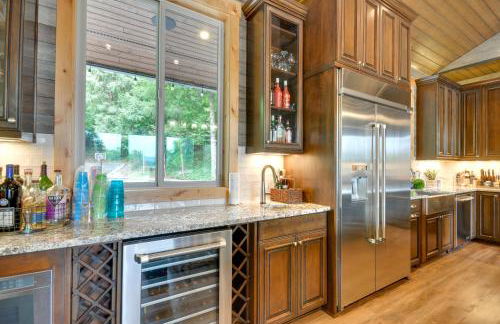 Luxurious Waterfront Retreat with Private Pond! - Foto 10