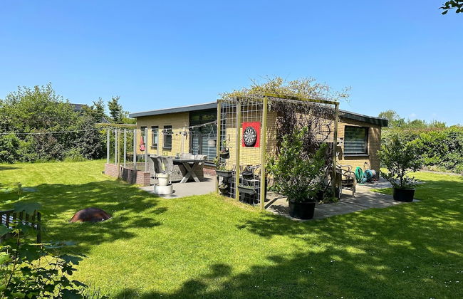 Beautiful Bungalow With Spacious Garden - Foto 1