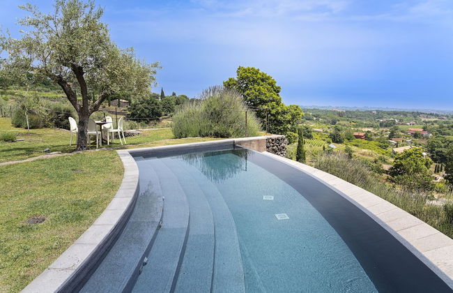 Monaci delle Terre Nere - Foto 40