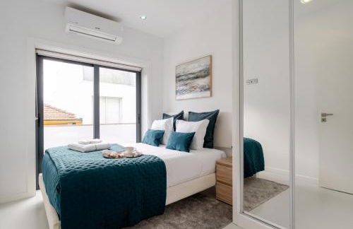 Sleek Apartment with Balcony by HostWise - Foto 1