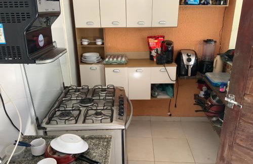 Lindo, simples, aconchegante e pé na areia - Foto 24