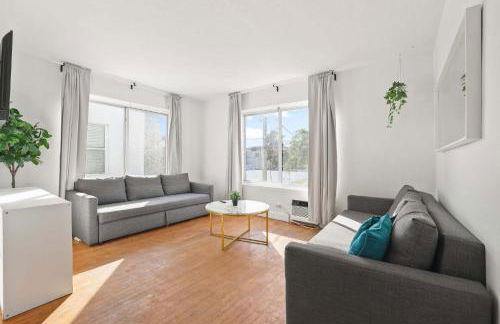 Modern Miami Beach Apt King & Sofa Bed Comfort - Foto 13